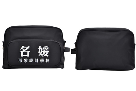 化妝班學(xué)生專業(yè)化妝包生產(chǎn)