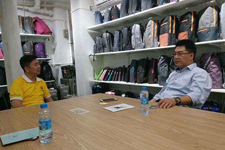 席夢思床褥家具有限公司袁總蒞臨愛自由箱包