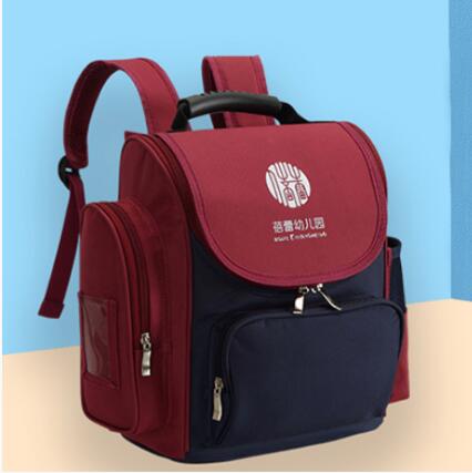 幼兒園現(xiàn)在都是訂制書包了嗎?