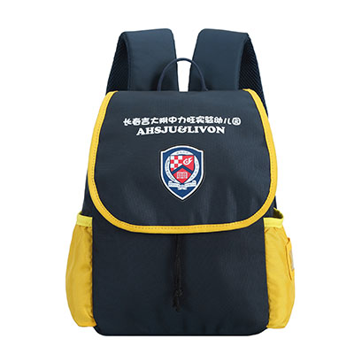 幼兒園書包上的logo是怎么印上去的