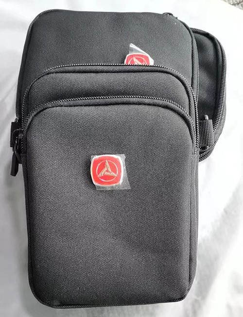 愛自由箱包三一集團定制禮品單肩包