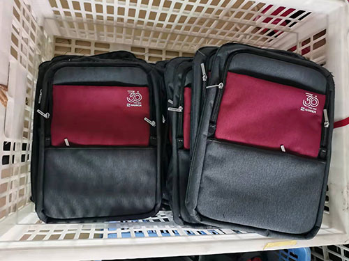上海南華機電三十周年禮品雙肩背包定制